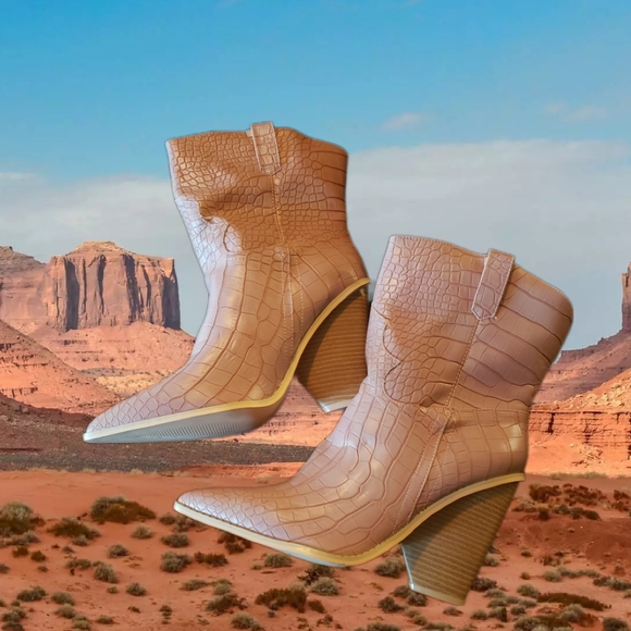 Mackin J Shoes - Mackin J Pink Faux Croc Cowboy Boots- Sz 11- NEW!